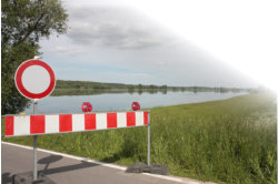 26-05-2010 - die Oder bei der G�stebieser Loose - (F�hre) -  "Land unter"